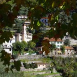Una vista dou vilage de San Jouan la Ribeiro