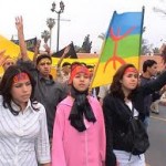 femmes berbères manifestant pour leur culture